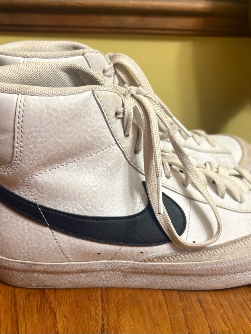 Sz 6Y Nike Blazer Mid '77 sneakers